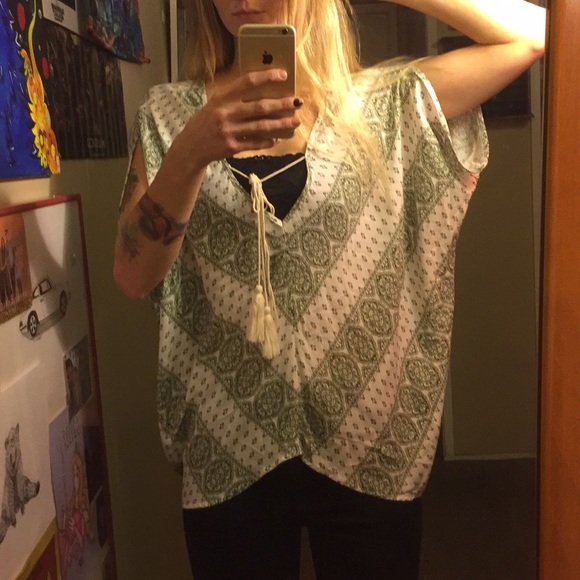 Patterned blouse - Picture 2 of 3